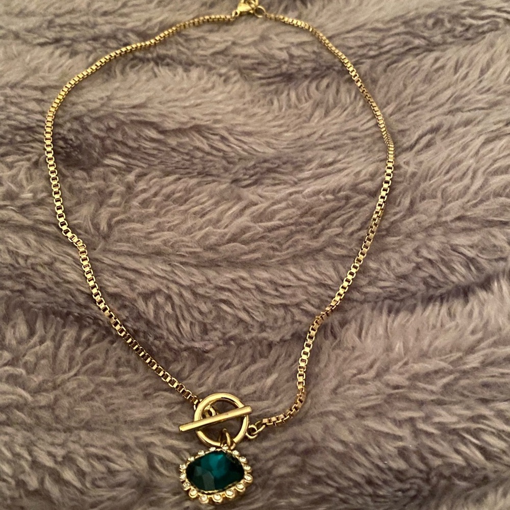 Gold Tone Necklace with Emerald Green Pendant